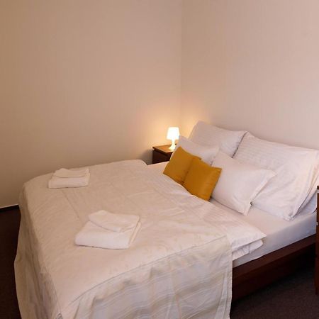 Litvan Sunset Apartments Ceske Budejovice Buitenkant foto