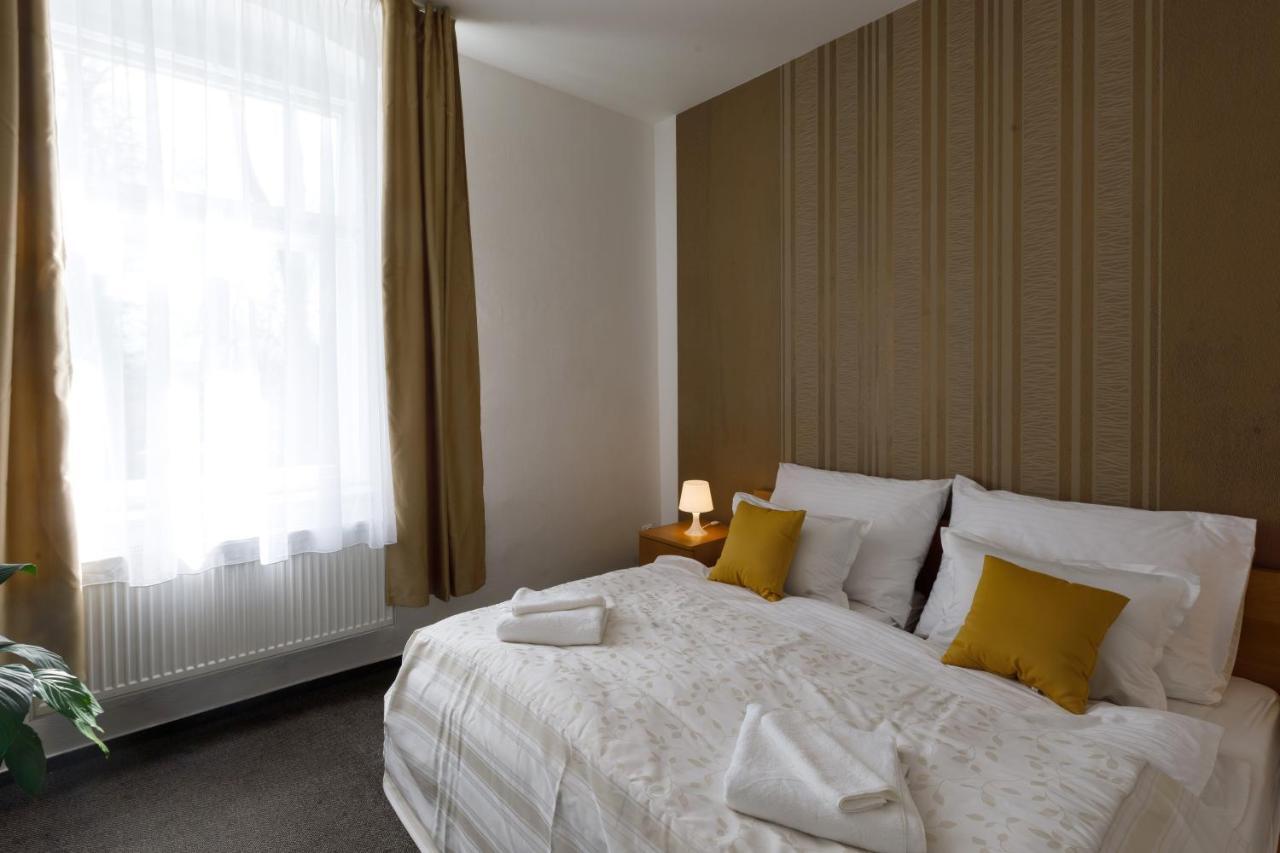 Litvan Sunset Apartments Ceske Budejovice Buitenkant foto
