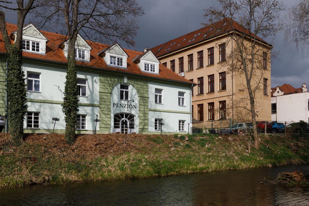 Litvan Sunset Apartments Ceske Budejovice Buitenkant foto