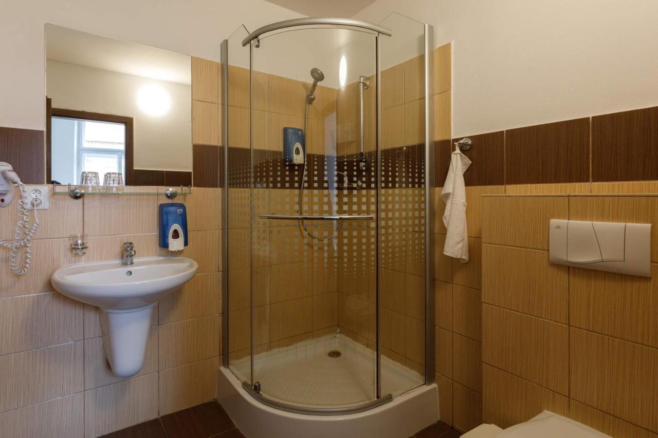 Litvan Sunset Apartments Ceske Budejovice Buitenkant foto