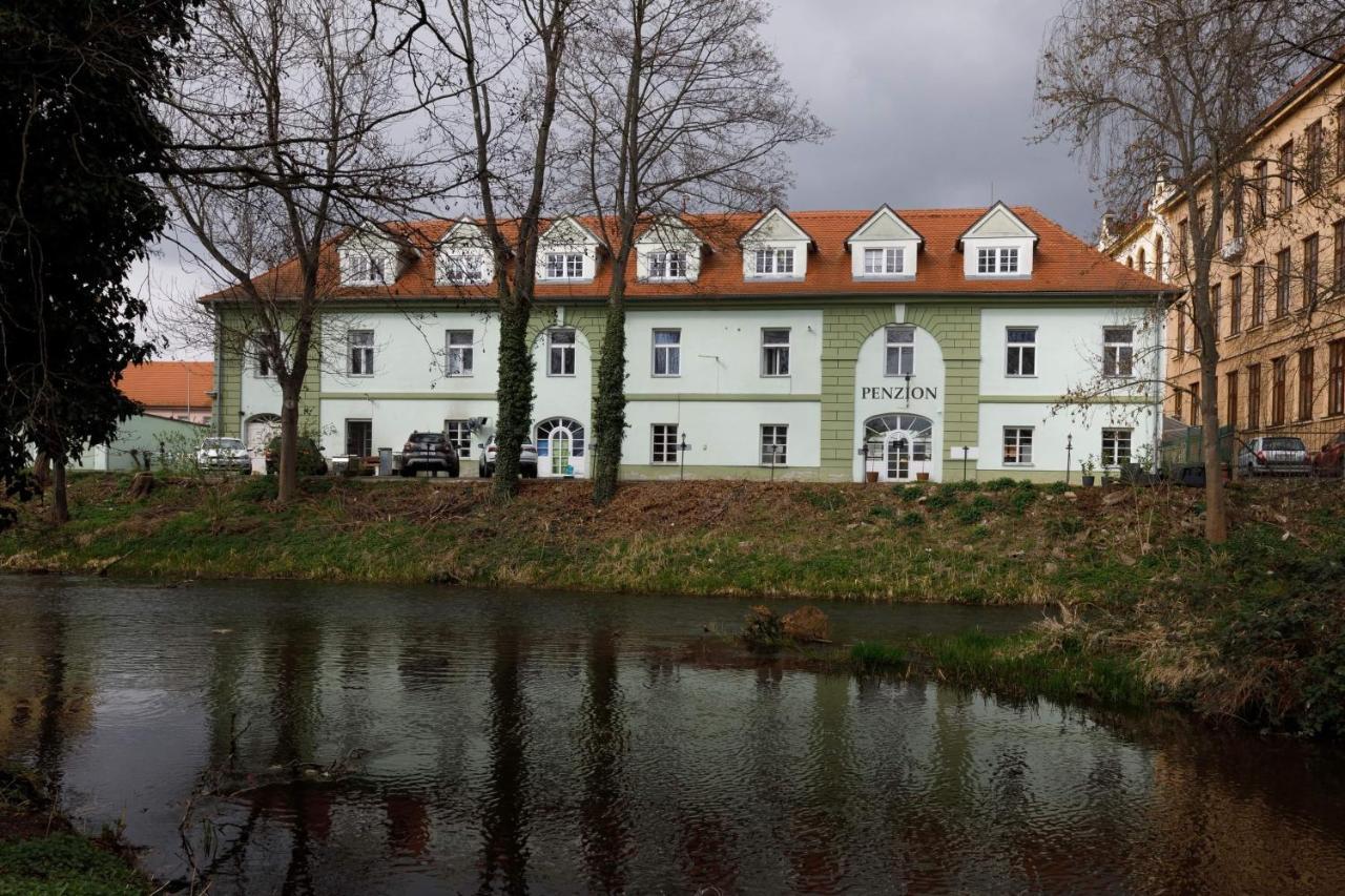 Litvan Sunset Apartments Ceske Budejovice Buitenkant foto