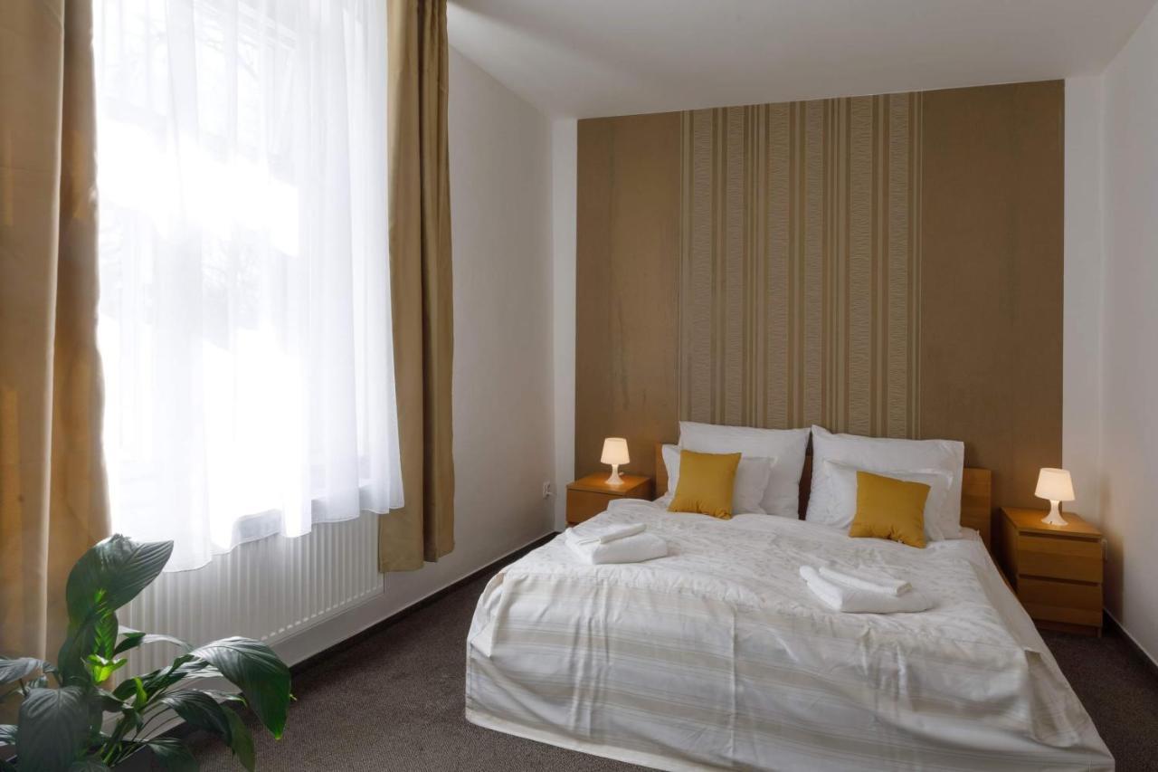 Litvan Sunset Apartments Ceske Budejovice Buitenkant foto
